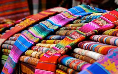 Bolivia: Autoridades prometen más orden y promoción de artesanía local en la Alasita